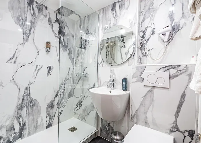 Hotel Denfert-Montparnasse Paris