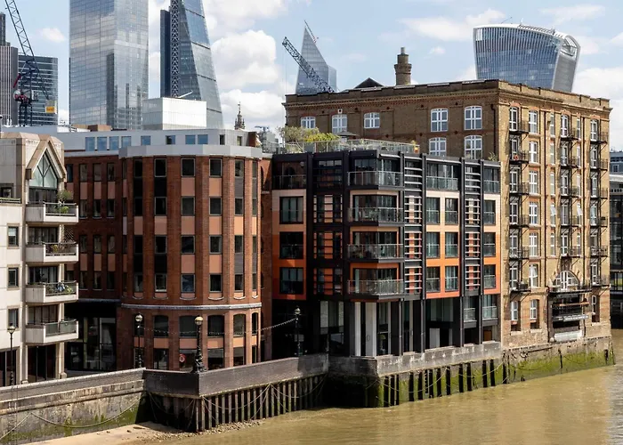 Hotel Locke At Broken Wharf London