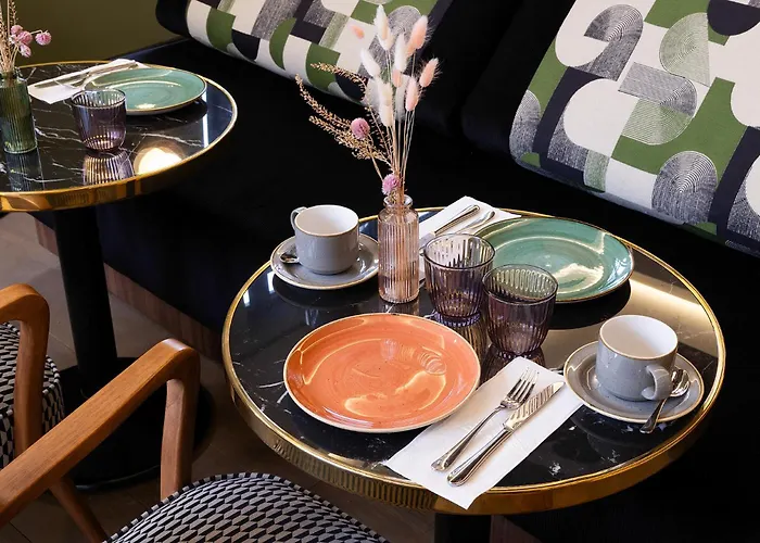 Hotel Les Artistes Paris