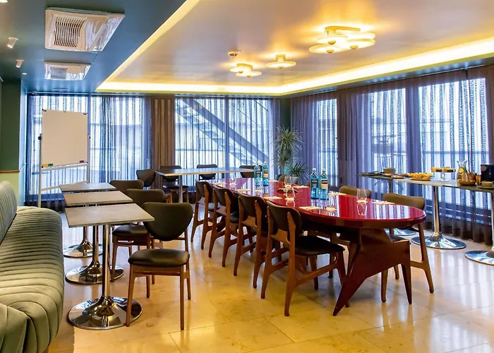 MUZE Hotel Dusseldorf - Handwritten Collection