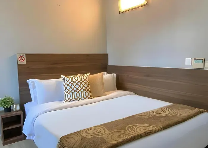 St Signature Bugis Beach, Dayuse, 8-9 Hours, Check In 8Am Or 11Am Singapur