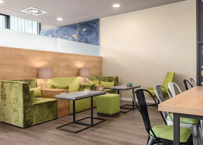 Hotel Super 8 by Wyndham Oberhausen am Centro