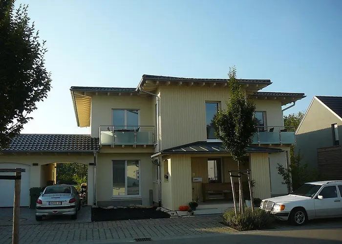 Rooster Bnb American Style Boutique Haus - Made With Love! Rust