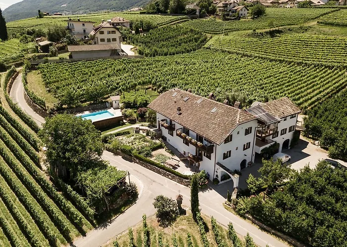 Weingut Weidlhof - Suite & Breakfast - Vacation For Wine Lovers Kaltern