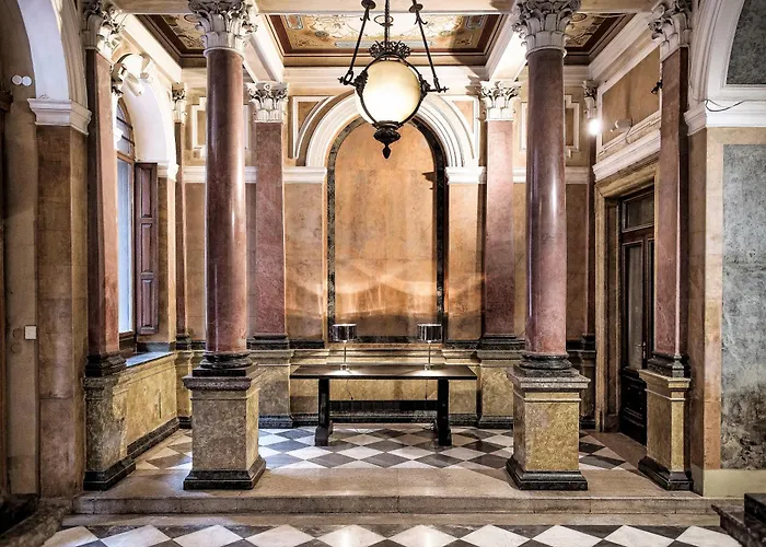 Seven Historical Suites Triest